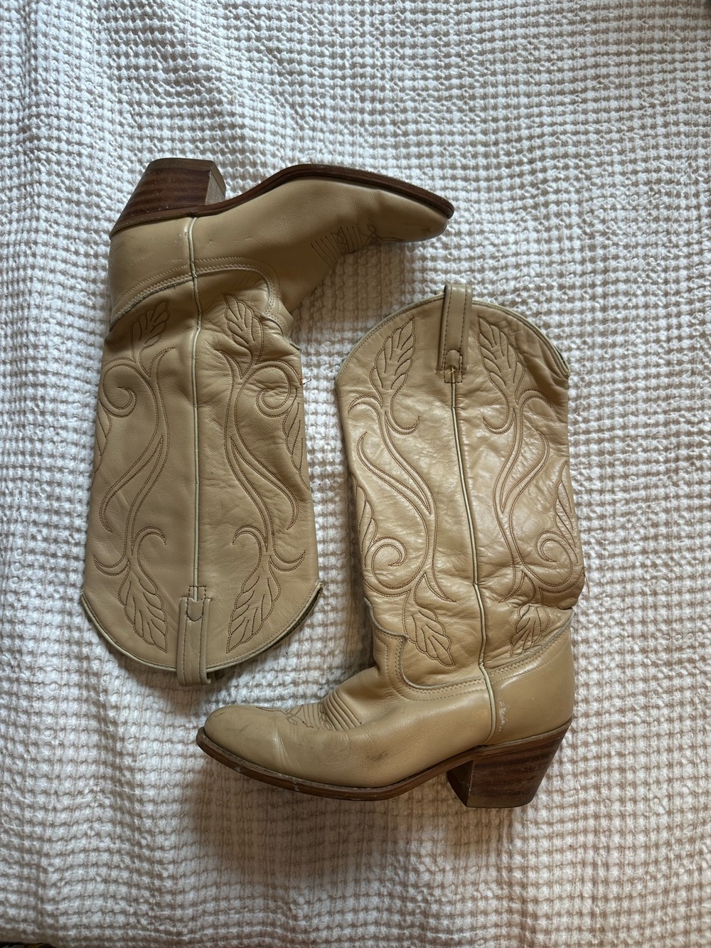 Classic Women's Cream Leather Western Boots